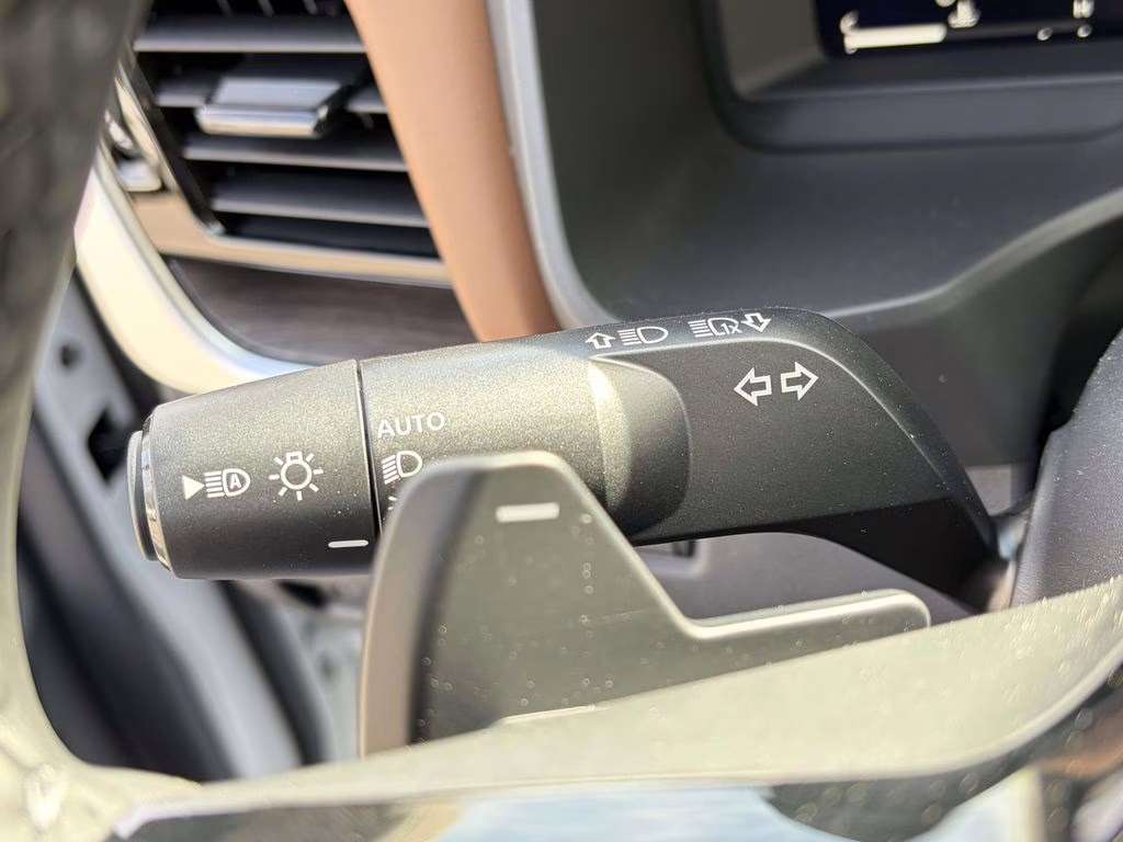 2026 Everest White Pearl/Super Black Nissan Rogue Platinum AWD SUV