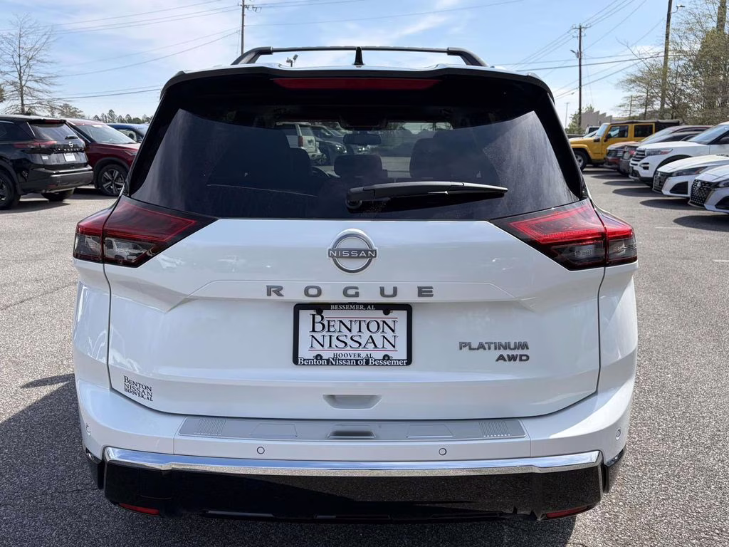 2026 Everest White Pearl/Super Black Nissan Rogue Platinum AWD SUV