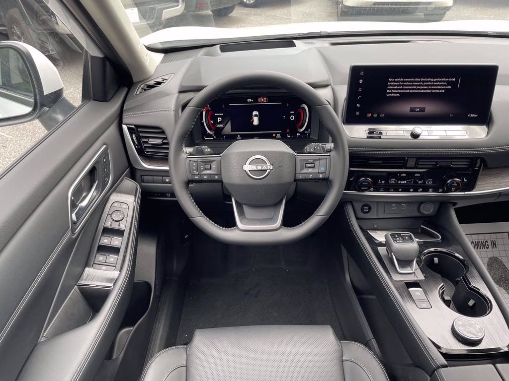 2026 Everest White Pearl Tricoat Nissan Rogue Platinum AWD SUV