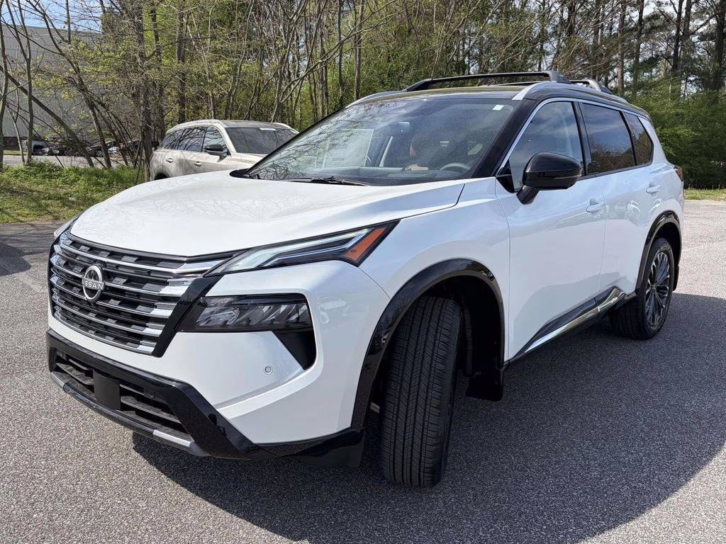 2026 Everest White Pearl/Super Black Nissan Rogue Platinum AWD SUV