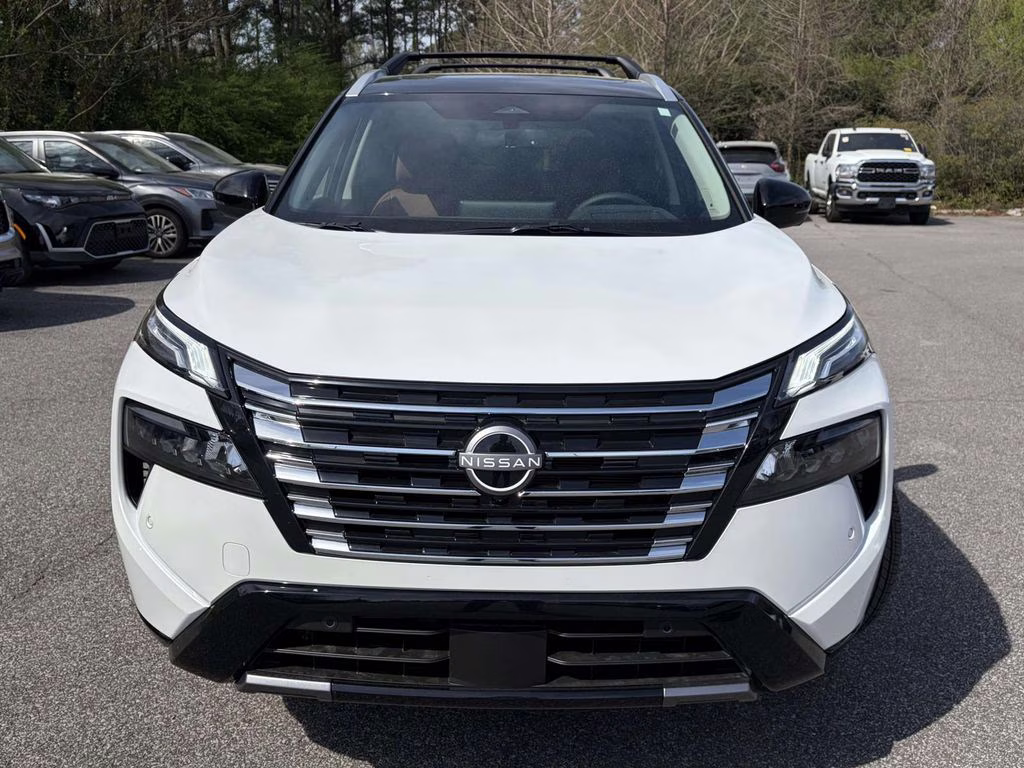 2026 Everest White Pearl/Super Black Nissan Rogue Platinum AWD SUV