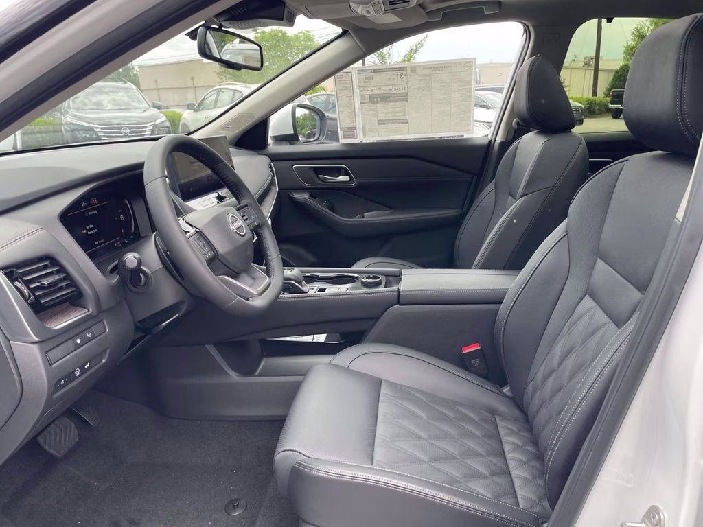 2026 Everest White Pearl Tricoat Nissan Rogue Platinum AWD SUV