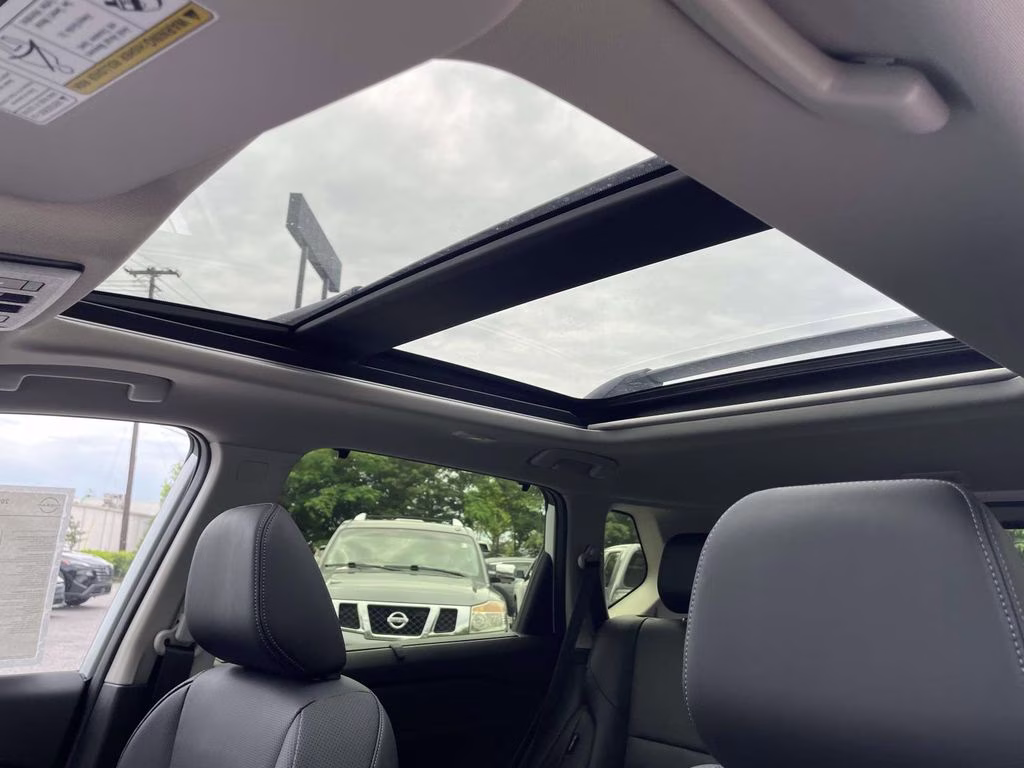 2026 Everest White Pearl Tricoat Nissan Rogue Platinum AWD SUV