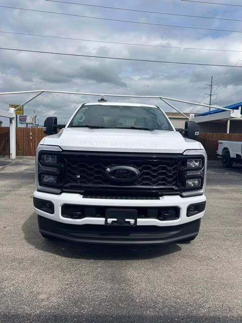 2026 Oxford White Ford Super Duty F-350 SRW XLT 4X4 Truck