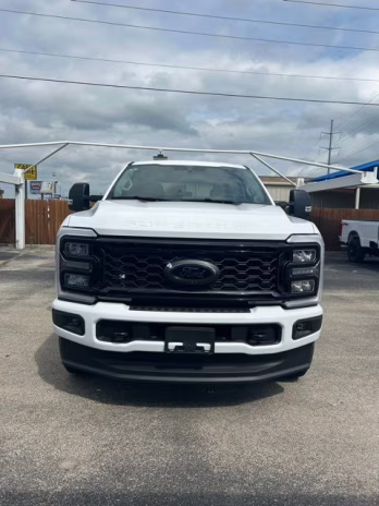 2026 Oxford White Ford Super Duty F-350 SRW XLT 4X4 Truck