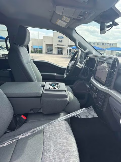 2026 Oxford White Ford Super Duty F-350 SRW XLT 4X4 Truck