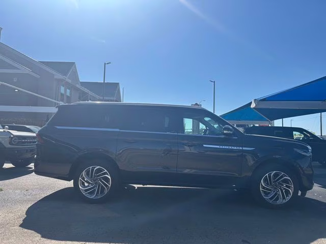 2026 Starlight Lincoln Navigator L Reserve 4X4 SUV