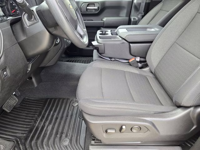 2025 Sterling Gray Metallic Chevrolet Silverado 1500 Custom 4X4 Truck