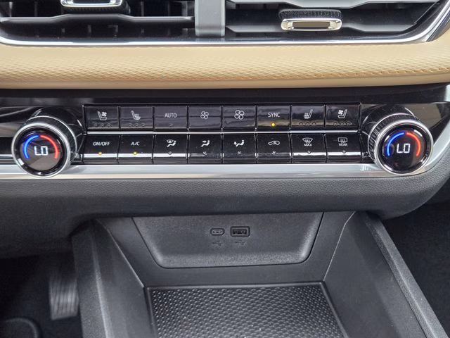 2026 Polar White Tricoat Chevrolet Equinox ACTIV FWD SUV