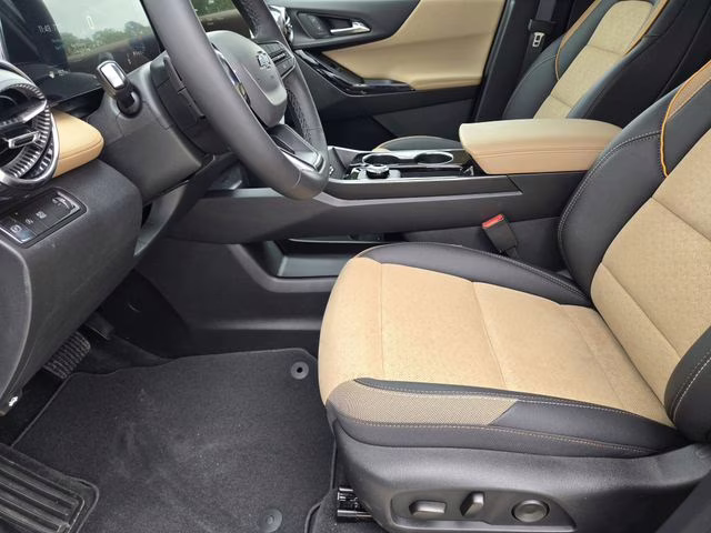 2026 Polar White Tricoat Chevrolet Equinox ACTIV FWD SUV