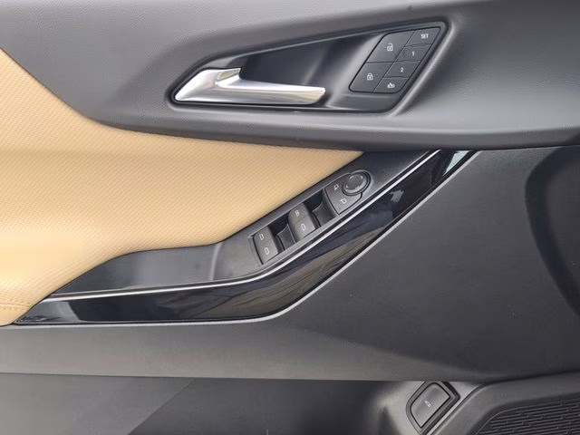 2026 Polar White Tricoat Chevrolet Equinox ACTIV FWD SUV