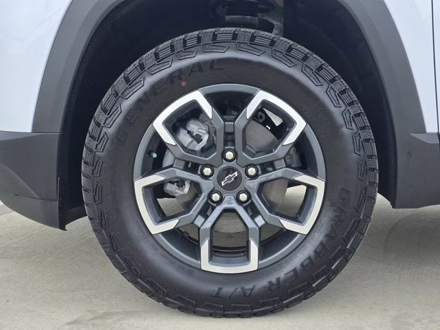 2026 Polar White Tricoat Chevrolet Equinox ACTIV FWD SUV