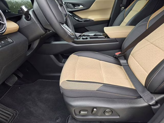 2026 Polar White Tricoat Chevrolet Equinox ACTIV FWD SUV