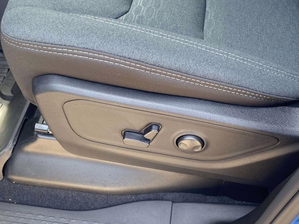 2026 Hydro Blue Pearlcoat Ram 1500 Big Horn/Lone Star 4X4 Truck