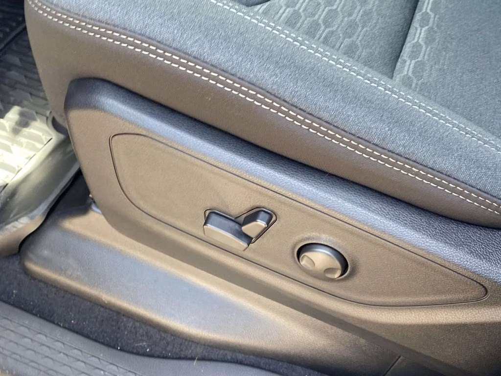 2026 Granite Crystal Metallic Clearcoat Ram 1500 Big Horn/Lone Star 4X4 Truck