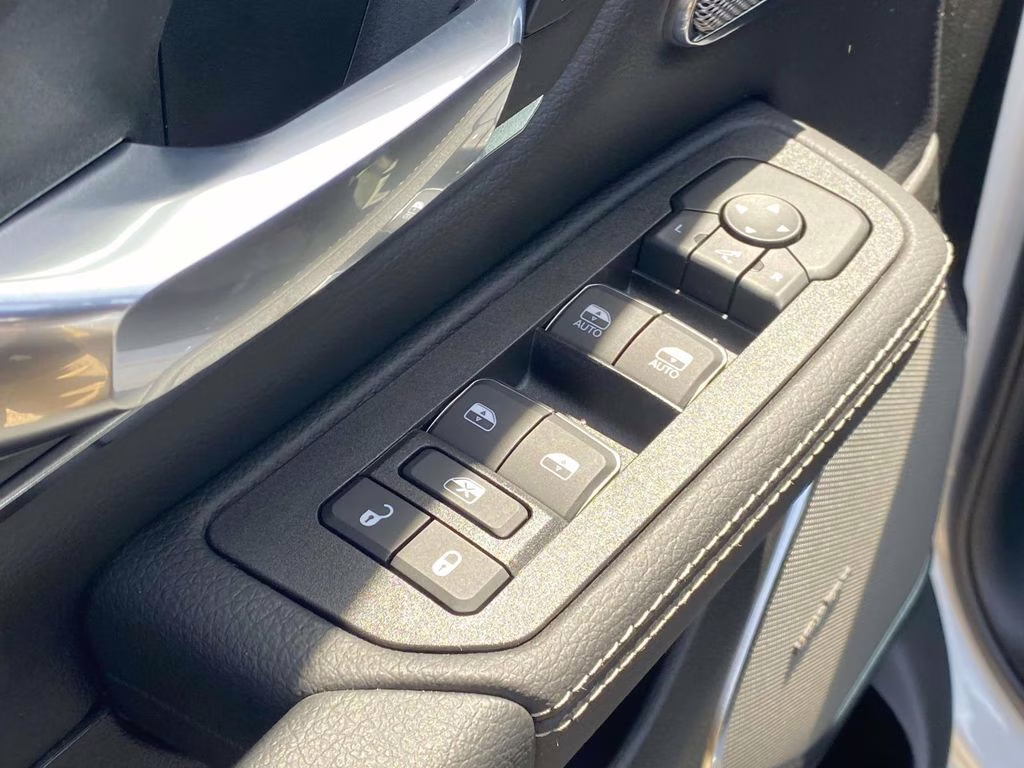 2026 Ivory White Tri-Coat Pearlcoat Ram 1500 Laramie 4X4 Truck