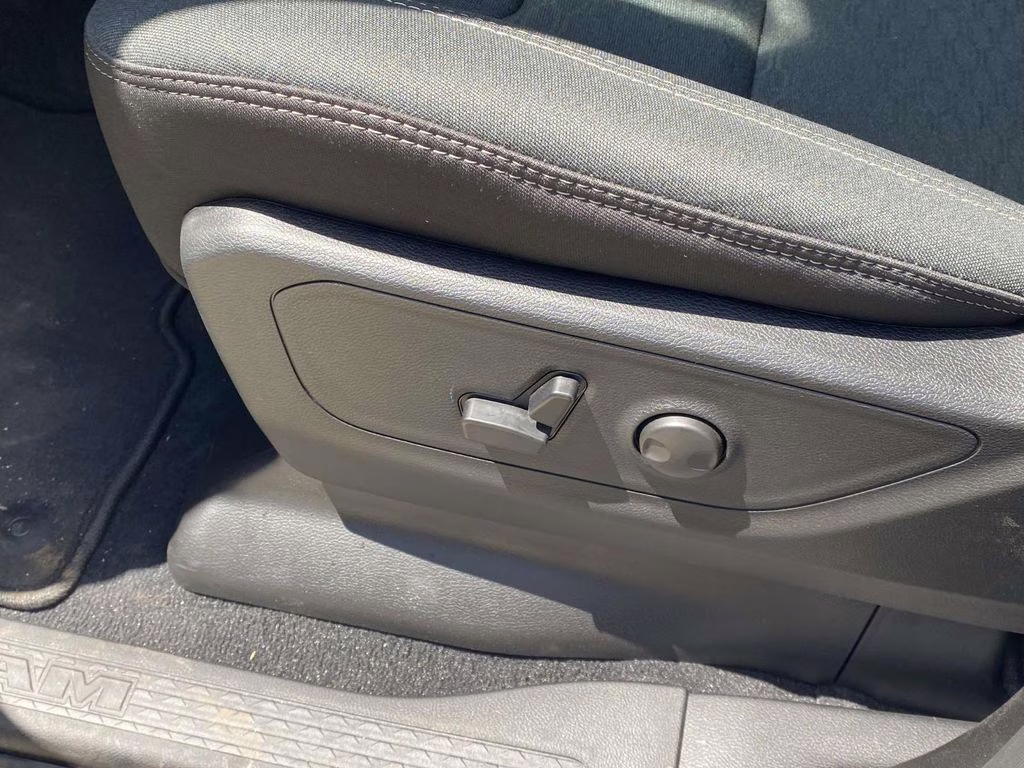 2026 Granite Crystal Metallic Clearcoat Ram 1500 Big Horn/Lone Star 4X4 Truck