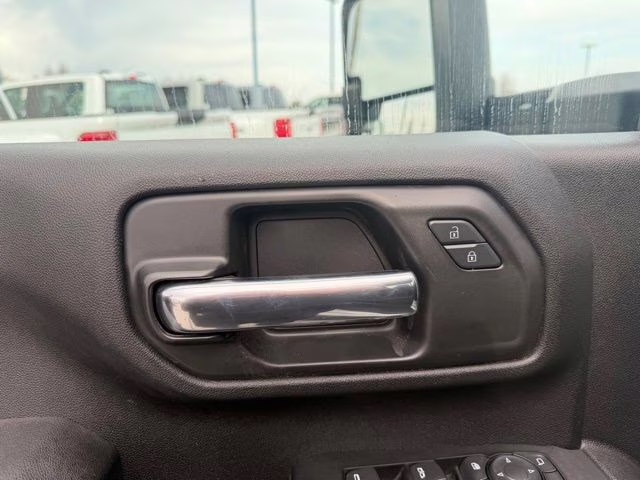 2022 Summit White Chevrolet Silverado 2500HD Custom 4X4 Truck