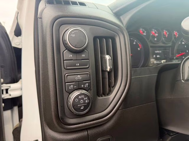 2022 Summit White Chevrolet Silverado 2500HD Custom 4X4 Truck