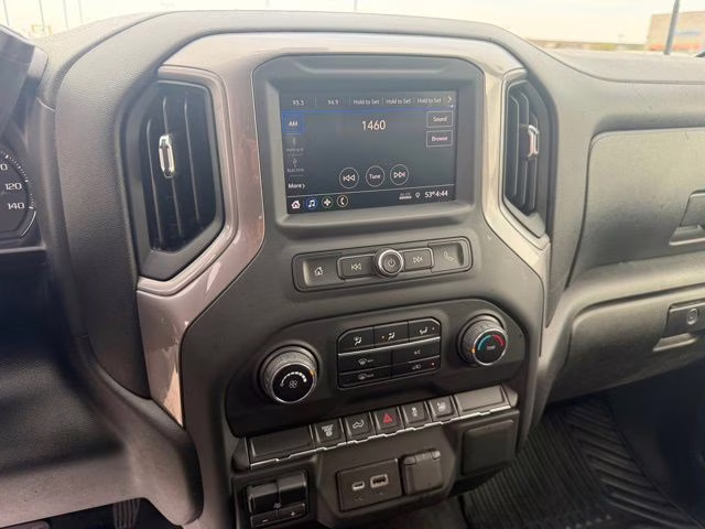 2022 Summit White Chevrolet Silverado 2500HD Custom 4X4 Truck