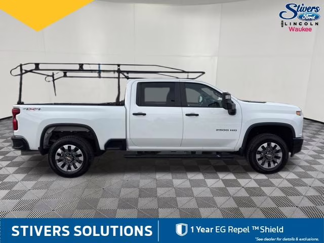 2022 Summit White Chevrolet Silverado 2500HD Custom 4X4 Truck