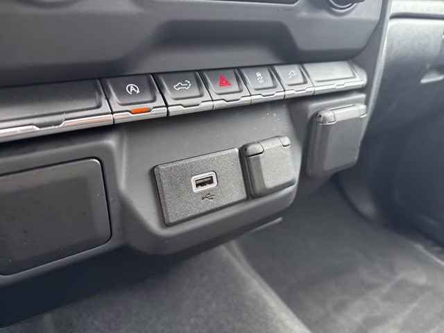 2020 Summit White Chevrolet Silverado 1500 Custom 4X4 Truck