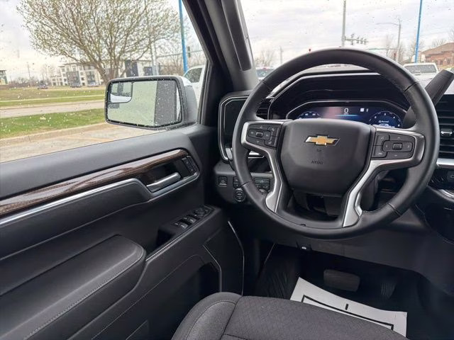 2023 Summit White Chevrolet Silverado 1500 LT 4X4 Truck