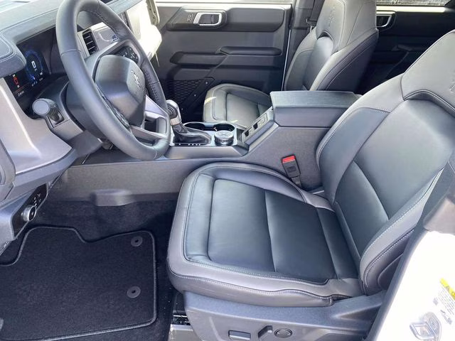 2026 Oxford White Ford Bronco Outer Banks 4X4 SUV