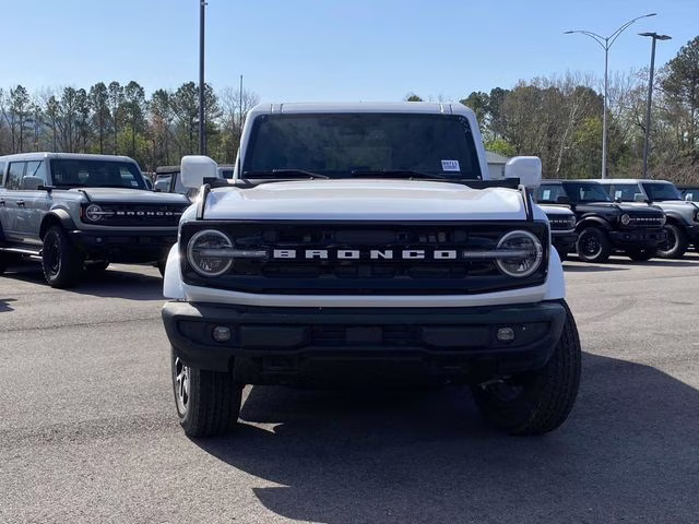 2026 Oxford White Ford Bronco Outer Banks 4X4 SUV