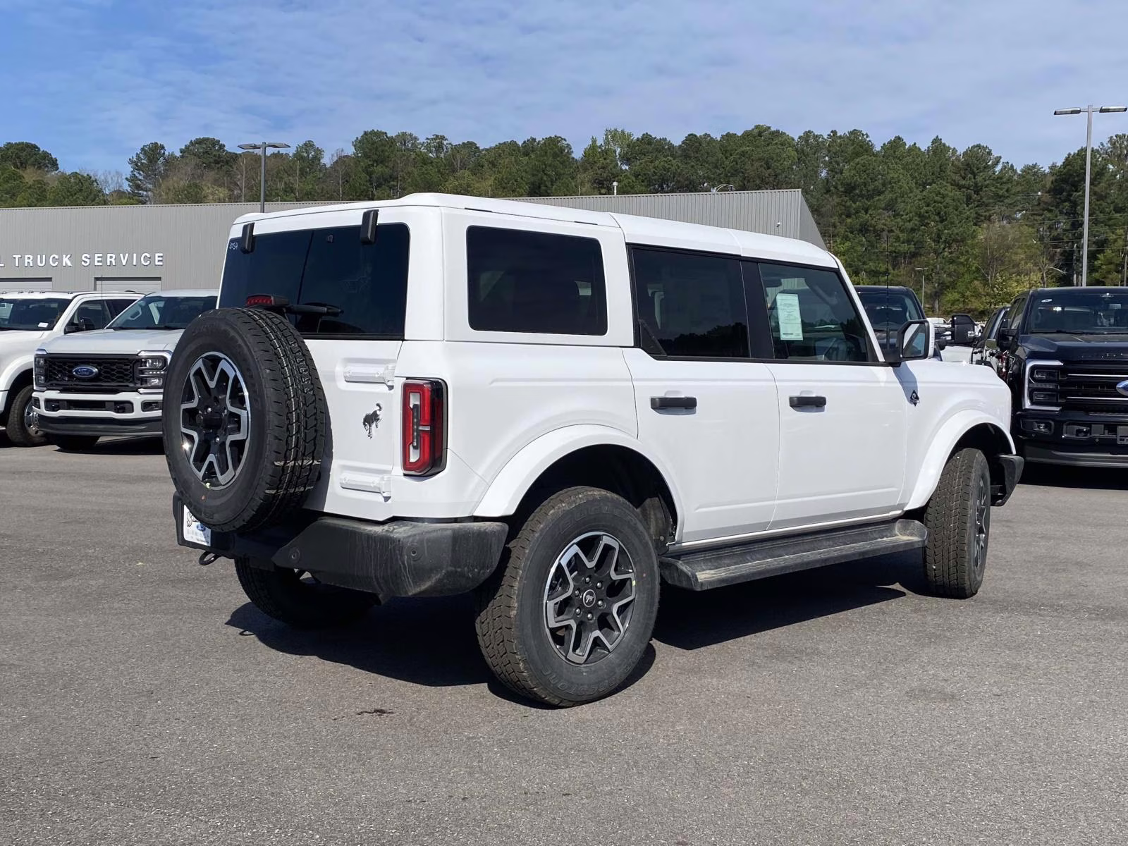 2026 Oxford White Ford Bronco Outer Banks 4X4 SUV