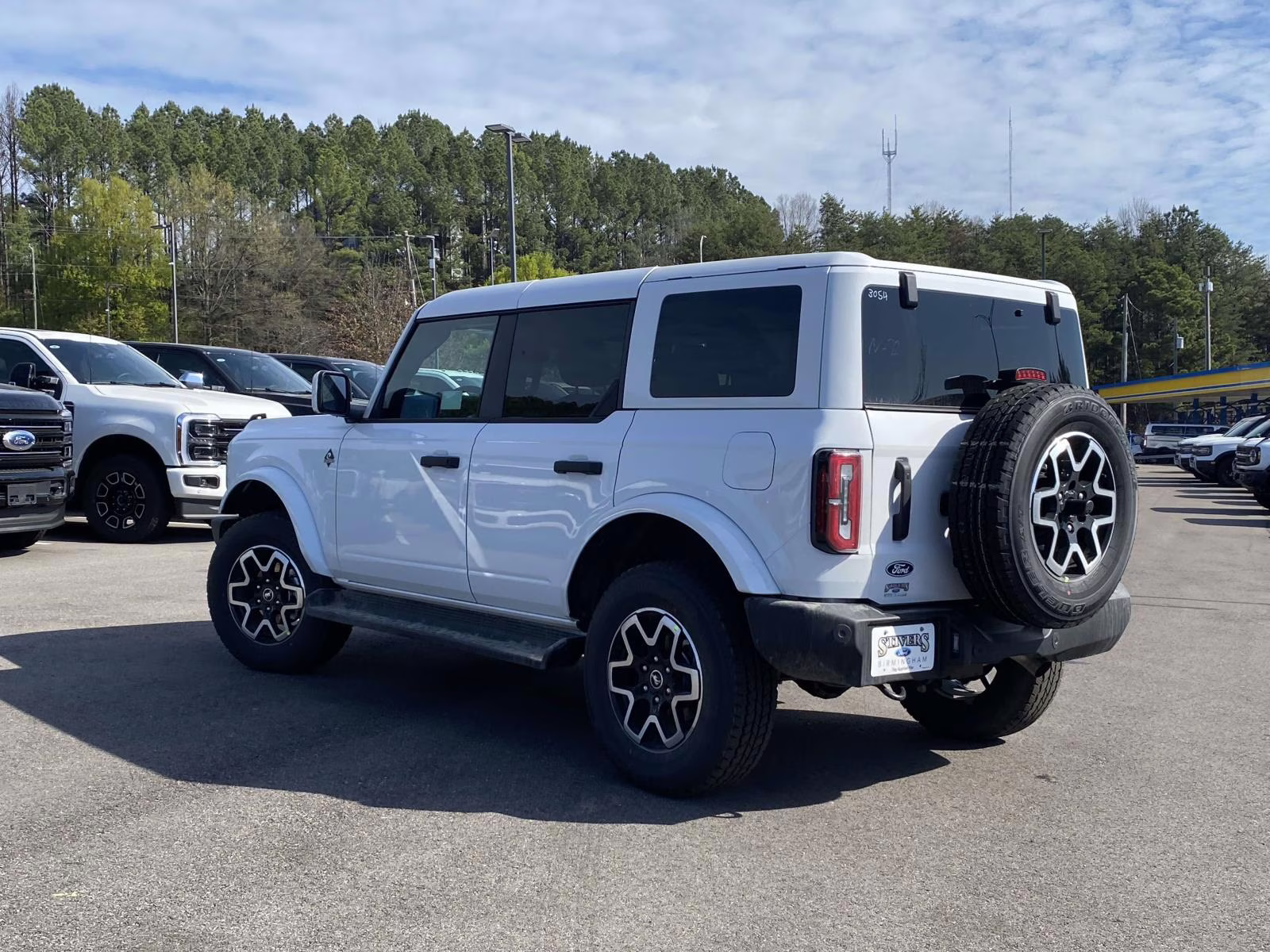 2026 Oxford White Ford Bronco Outer Banks 4X4 SUV