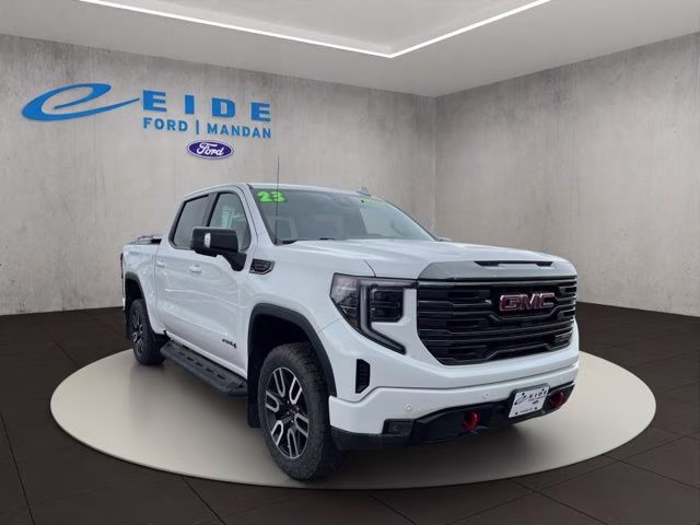 2023 Summit White GMC Sierra 1500 AT4 4X4 Truck