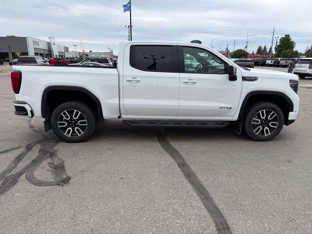 2023 Summit White GMC Sierra 1500 AT4 4X4 Truck