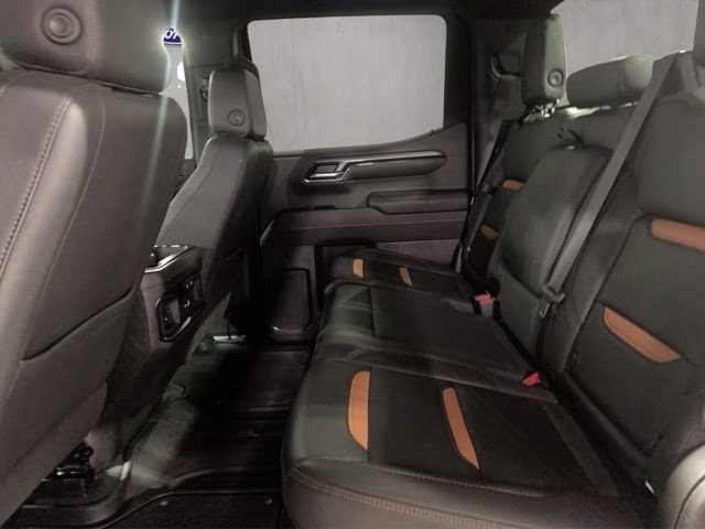 2023 Summit White GMC Sierra 1500 AT4 4X4 Truck