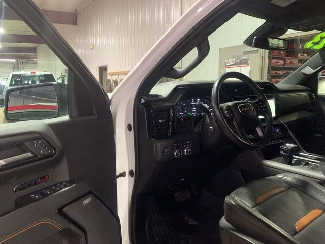 2023 Summit White GMC Sierra 1500 AT4 4X4 Truck