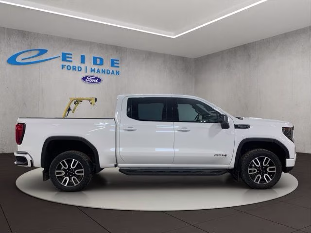 2023 Summit White GMC Sierra 1500 AT4 4X4 Truck