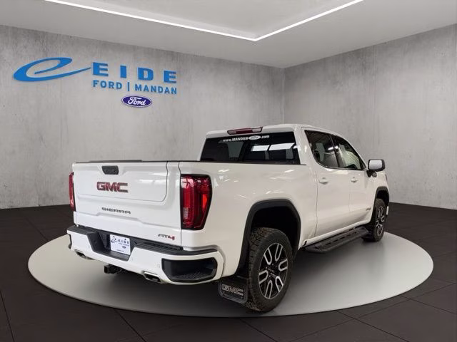 2023 Summit White GMC Sierra 1500 AT4 4X4 Truck