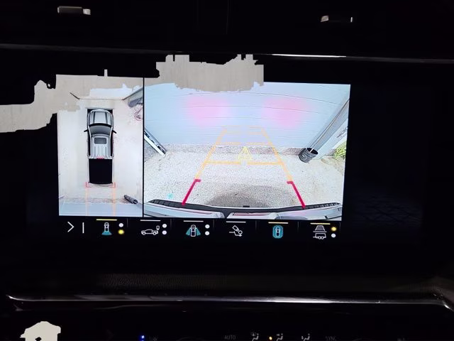 2023 Summit White GMC Sierra 1500 AT4 4X4 Truck