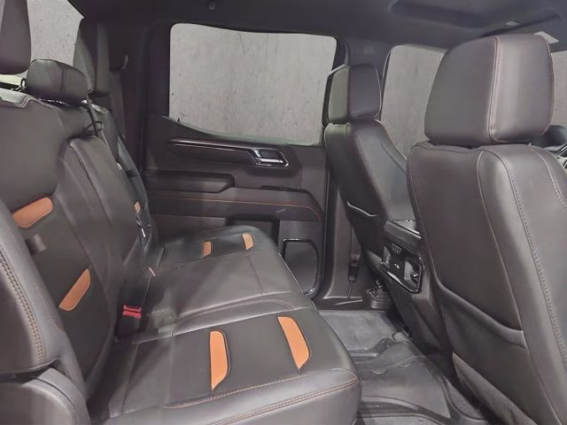 2023 Summit White GMC Sierra 1500 AT4 4X4 Truck