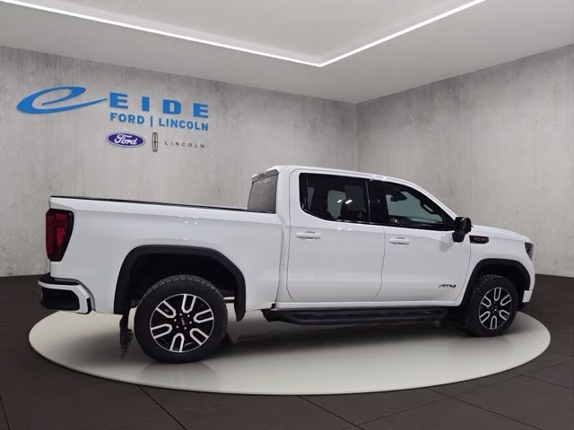 2023 Summit White GMC Sierra 1500 AT4 4X4 Truck