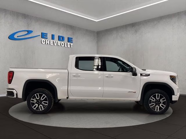 2024 Summit White GMC Sierra 1500 AT4 4X4 Truck