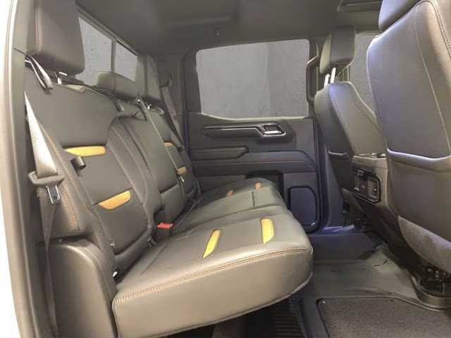 2024 Summit White GMC Sierra 1500 AT4 4X4 Truck