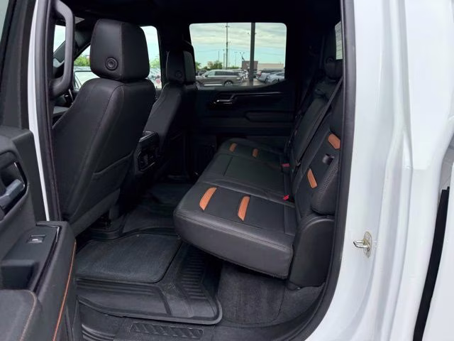 2023 Summit White GMC Sierra 1500 AT4 4X4 Truck