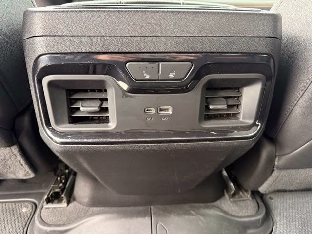 2023 Summit White GMC Sierra 1500 AT4 4X4 Truck