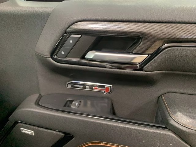 2023 Summit White GMC Sierra 1500 AT4 4X4 Truck