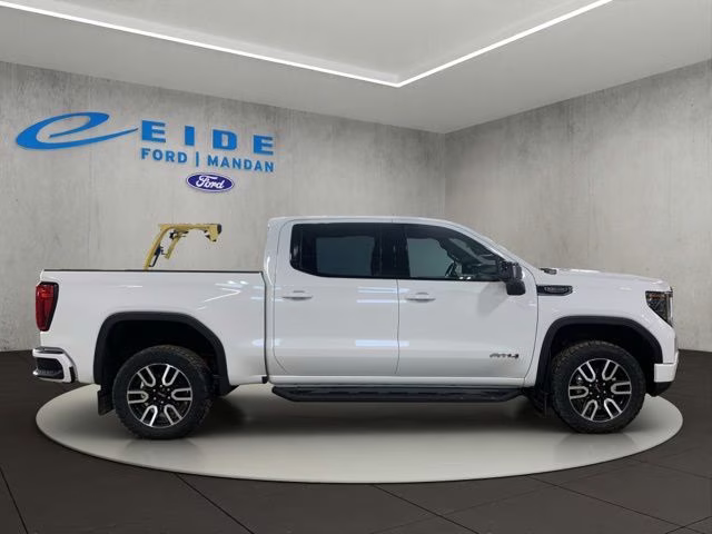 2023 Summit White GMC Sierra 1500 AT4 4X4 Truck