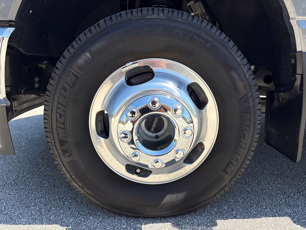 2024 Gray Metallic Ford Super Duty F-350 DRW Lariat 4X4 Truck