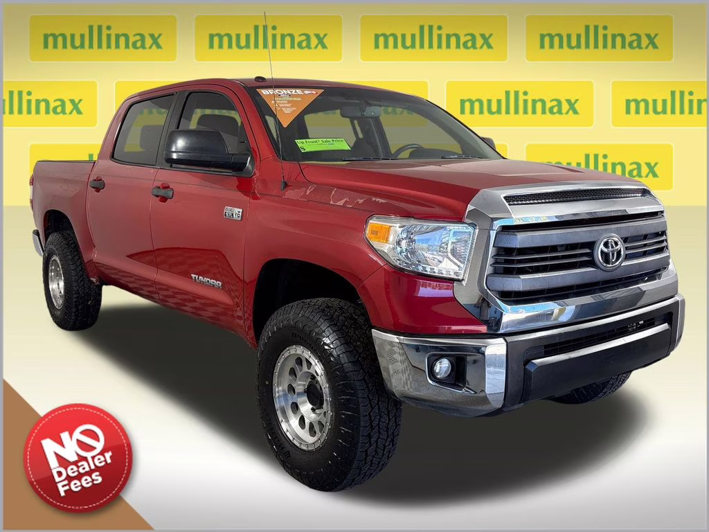 2015 Barcelona Red Metallic Toyota Tundra SR5 4X4 Truck