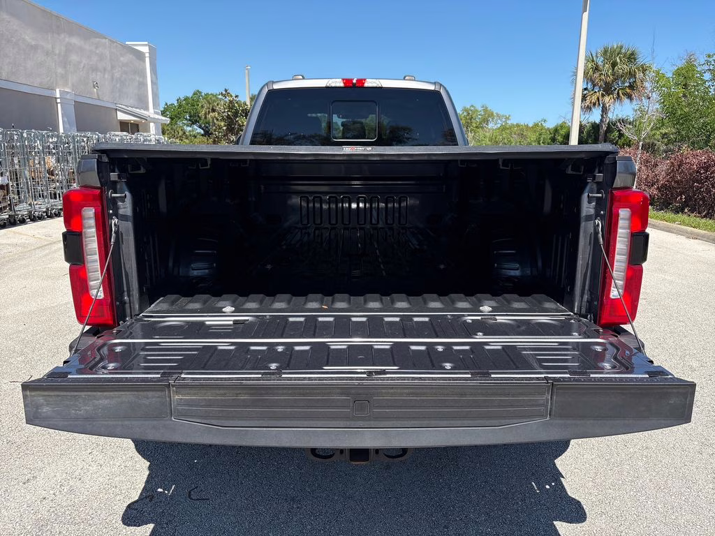 2024 Gray Metallic Ford Super Duty F-350 DRW Lariat 4X4 Truck