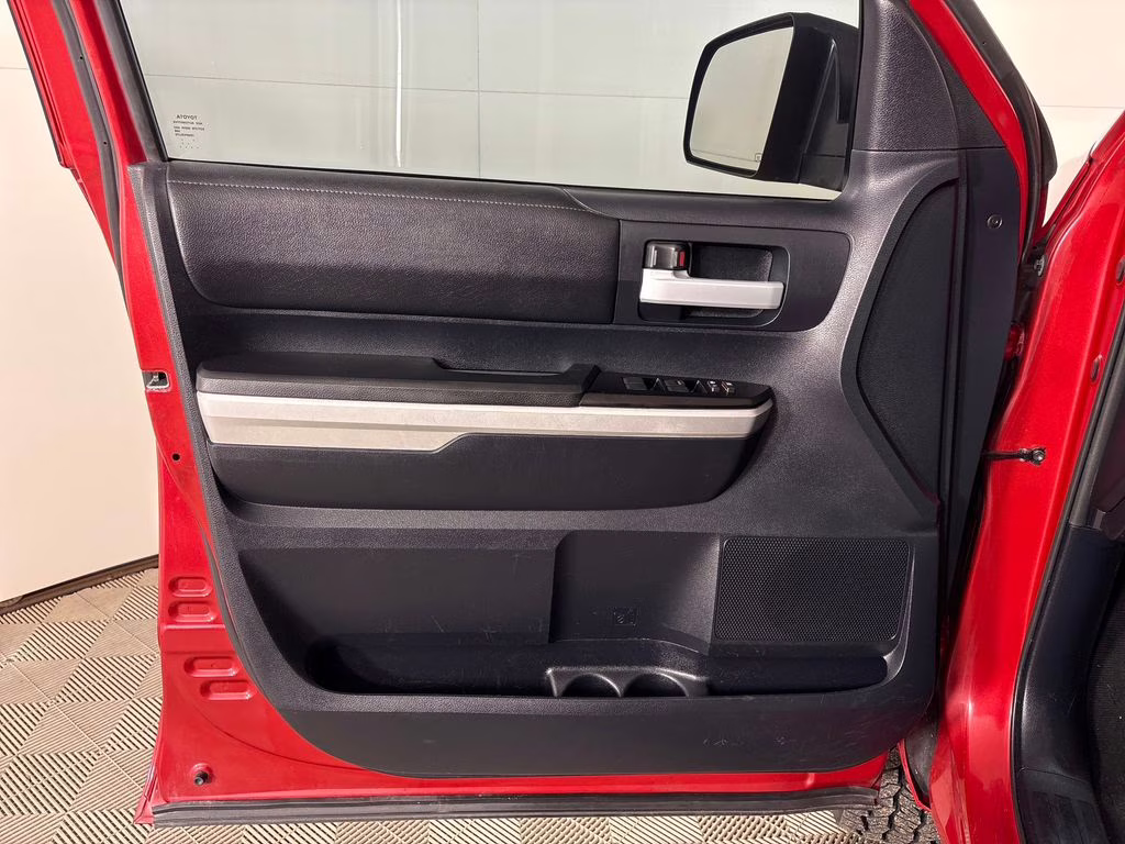 2015 Barcelona Red Metallic Toyota Tundra SR5 4X4 Truck